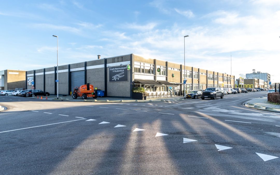 DHG KOOPT 2 BEDRIJFSPANDEN IN DE ROTTERDAMSE WAALHAVEN